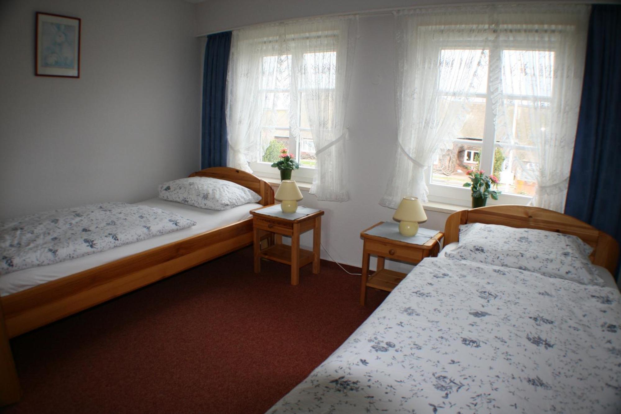 Ferienwohnungen Im Hotel Garni Zur Post Utersum Quarto foto